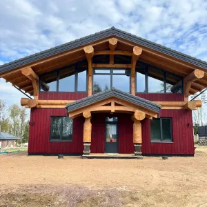 В срочной продаже новый, уникальный в своем роде дом.