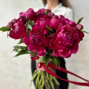 Surprinde-i ziua cu un buchet proaspăt, livrat direct la ușă!