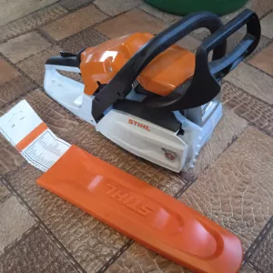 Продам бензопилу новую