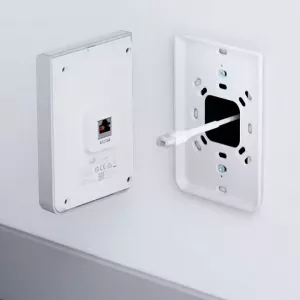 Высококачественная точка доступа UniFi U7 In-Wall