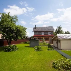 Два дома с участком