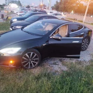 Продам автомобиль TESLA MODEL S 2016 г.в.