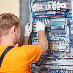 Услуги электрика выезд на дом