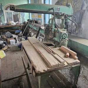 Деревообрабатывающий станок. Цыркулярка (маятниковая пила)