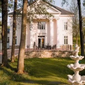 В пансионат для пожилых требуются сиделки