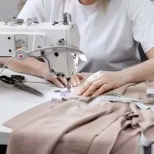 ПРИГЛАШАЕМ ШВЕЙ для работы с трикотажем.