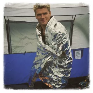 Спасательное одеяло 130×210 — серебро, новое, всего 50 г в кармане!