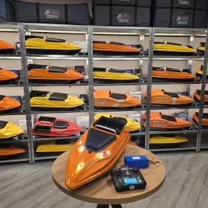 Кораблики для риболовлі з GPS автопілотом