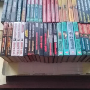 Продам книги в твердом переплете.
