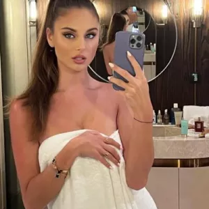 Call Girls In R.K Puram Metro₰✡️9718440226 ✡️ Escort Services In