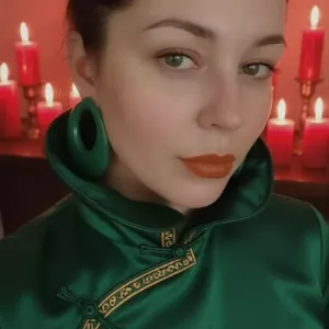 Маг София в Нью-Йорке Ясновидящая Целитель Родовая Деревенская магия Привороты