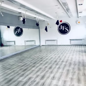 Харків. Центр. Фітнес Студія. Великий зал. Послуги фітнесу! Персонально. Групи. Міні групи Подруг. Канго Джампс. Фітнес Батути. Східні Танці!