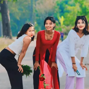 ((9999833992✓ Call Girls In East Of Kailash Delhi