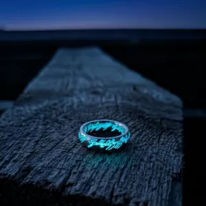 Кольцо из Властелина колец единое кольцо власти с эльфийской надписью, светящейся в темноте